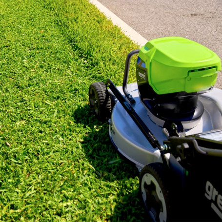 Газонокосилка аккумуляторная Greenworks LM221S, 82V, 56см, с алюминиевой декой, самоходная, бесщеточная, без АКБ и ЗУ