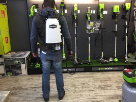 Опрыскиватель садовый аккумуляторный Greenworks 24V с АКБ и ЗУ