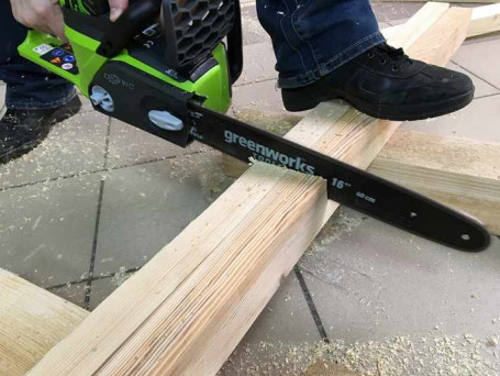 Аккумуляторная цепная пила Greenworks G-MAX 40V (40 см) (комплект АКБ 4 А/ч и ЗУ) GD40CS40K4