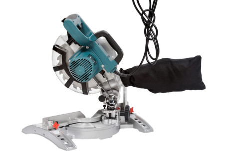 Торцовочная пила HYUNDAI M 1500-210