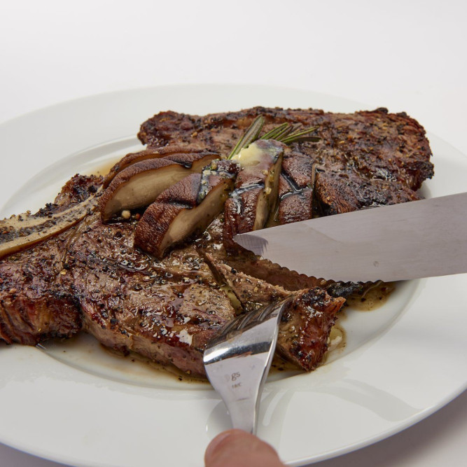 НОЖИ ДЛЯ РЕЗКИ СТЕЙКОВ (4 ШТ.) Broil King