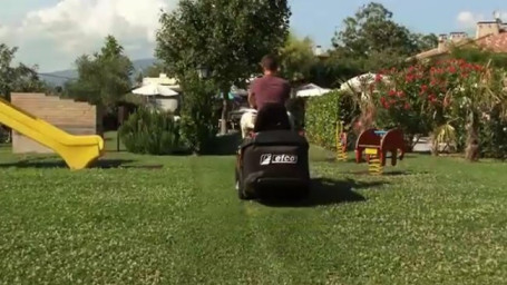 Газонокосилка бензиновая с сиденьем EFCO Zephyr 72/13 H