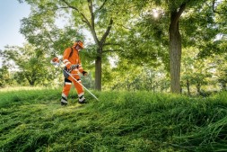 Мотокоса STIHL FS 131 с двухлопастным ножом 41802000572