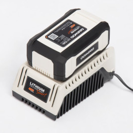 Универсальное зарядное устройство DAEWOO DACH 2040Li