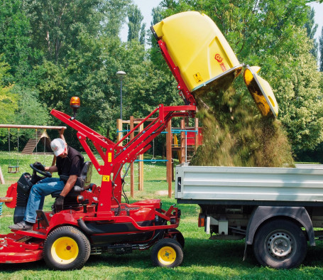 Машина для уборки травы на спортплощадках Gianni Ferrari PGS 230 Synthetic 23 л.с.