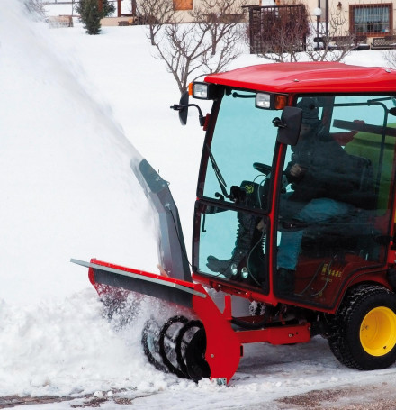 Машина для уборки травы на спортплощадках Gianni Ferrari PGS 230 Synthetic 23 л.с.