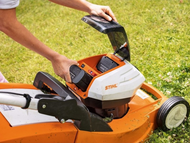 Газонокосилка аккумуляторная Stihl RМА 443.0 C SET (AP 200, AL 101)