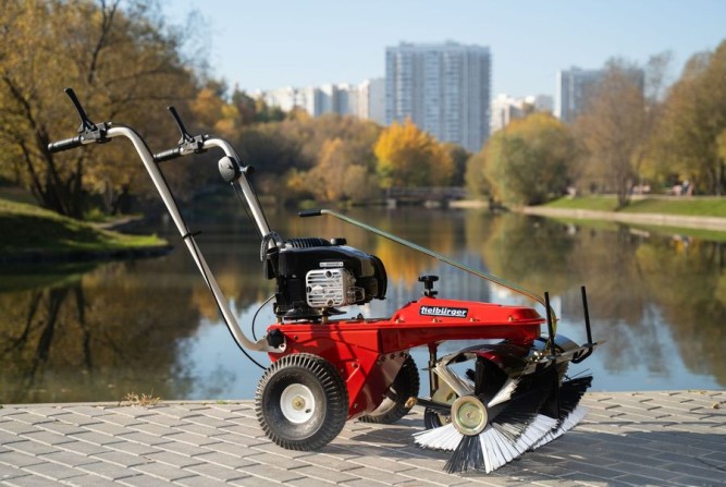 Подметально-уборочная машина TIELBUERGER TK17 (двигатель Briggs&amp;amp;Stratton 575 EX )