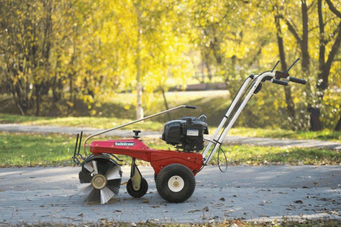 Подметально-уборочная машина TIELBUERGER TK17 (двигатель Briggs&amp;amp;Stratton 575 EX )