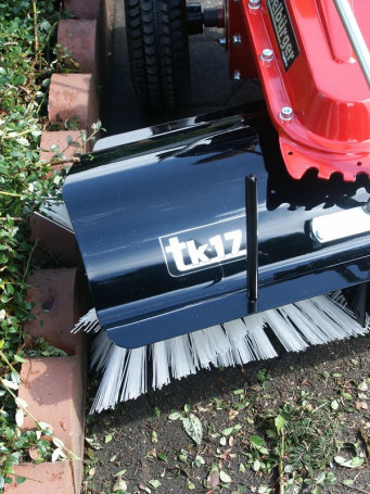 Подметально-уборочная машина TIELBUERGER TK17 (двигатель Briggs&amp;Stratton 575 EX )