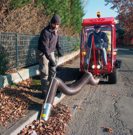 Машина для уборки травы на спортплощадках Gianni Ferrari PGS 230 Synthetic 23 л.с.