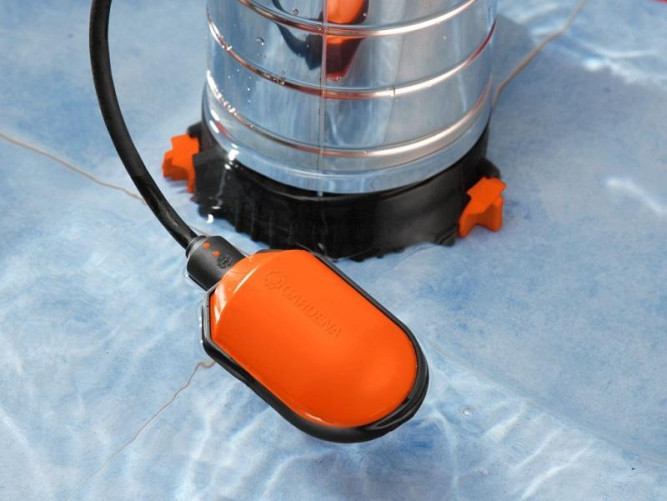 Насос дренажный для чистой воды GARDENA 21000 Inox Premium 01787