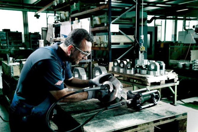 Прямошлифовальная машина Metabo GE 710 Plus 600616000