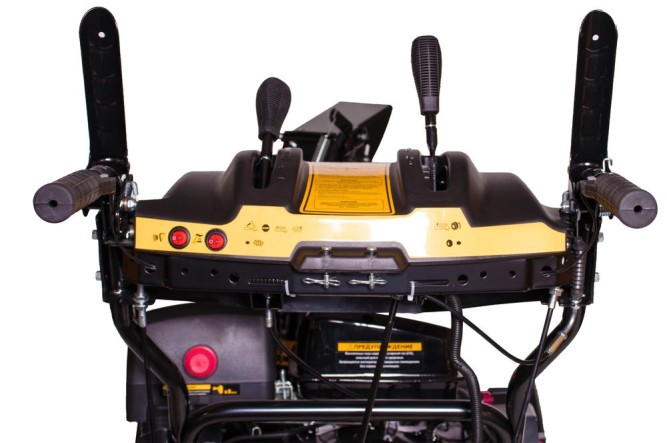 Снегоуборщик Champion ST1170E в Екатеринбурге