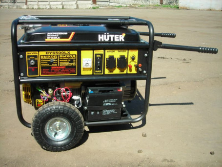 Бензогенератор Huter DY6500LX, с колесами и аккумулятором