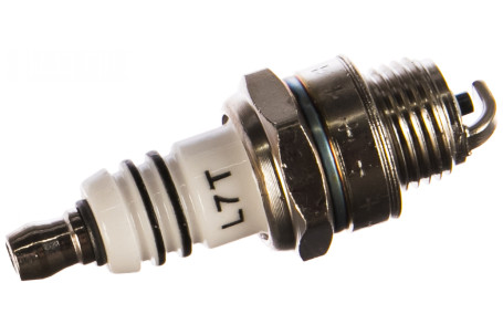Свеча зажигания IGP L7T (двухтактные двигатели пилы/триммеры)
