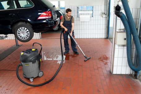 Пылесос влажной и сухой уборки Karcher NT 65/2 Ap  1.667-291.0