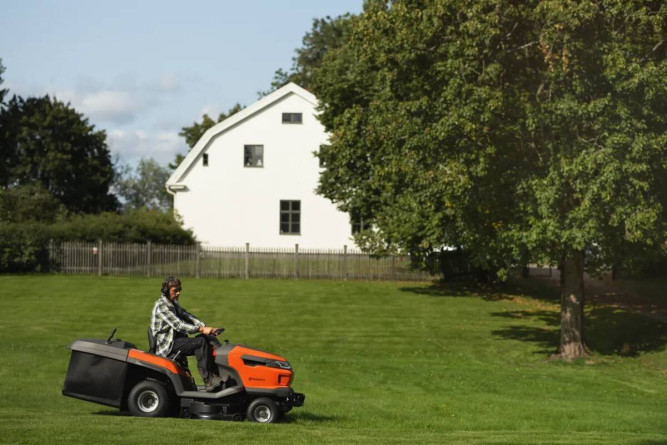 Трактор садовый HUSQVARNA TC 220T (9707278‑01)