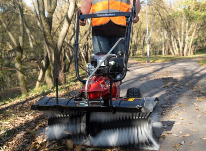 Подметально-уборочная машина TIELBUERGER TK18 (двигатель Briggs&amp;amp;Stratton 575 EX )