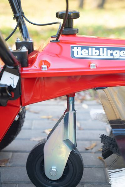 Подметально-уборочная машина TIELBUERGER TK18 (двигатель Briggs&amp;amp;Stratton 575 EX )