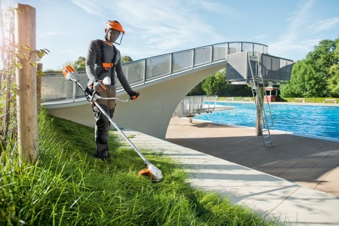 Триммер аккумуляторный STIHL FSA 90 48632000003