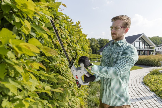 Аккумуляторный кусторез AL-KO HT 2000 (с аккумулятором)