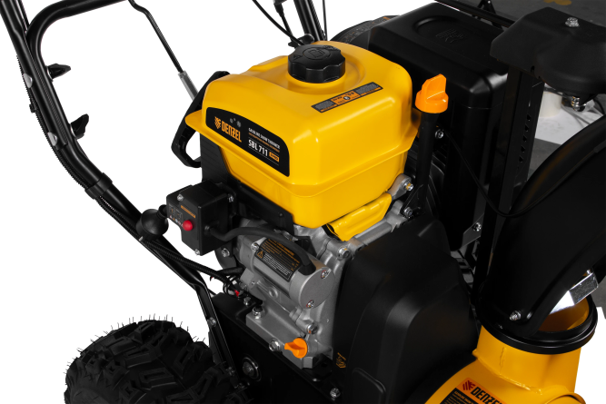 Бензиновая снегоуборочная машина DENZEL SBL 711D PRO