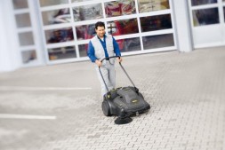 Подметальная машина Karcher KM 70/30 C Bp Pack Adv  1.517-213.0