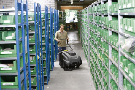 Подметальная машина Karcher KM 75/40 W Bp Pack  1.049-207.0