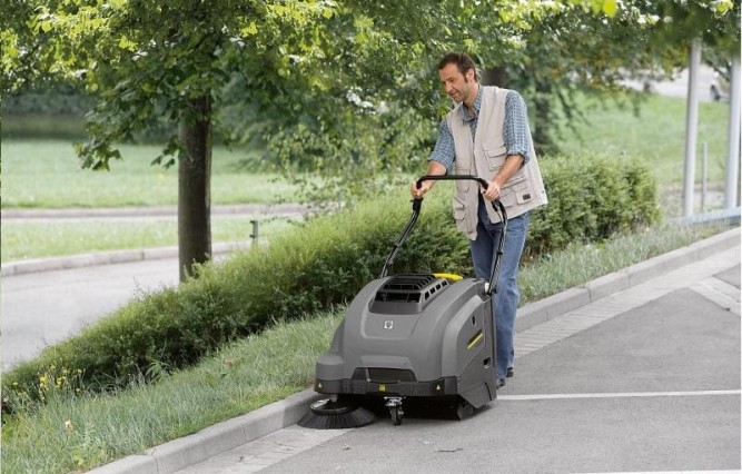 Подметальная машина Karcher KM 75/40 W P  1.049-205.0
