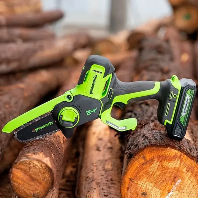 Цепная мини пила аккумуляторная Greenworks G24MCS10, 24V c 1хАКБ 4Ач и ЗУ