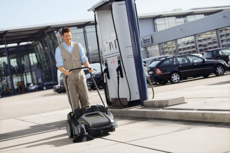 Подметальная машина Karcher KM 70/30 C Bp  1.517-211.0