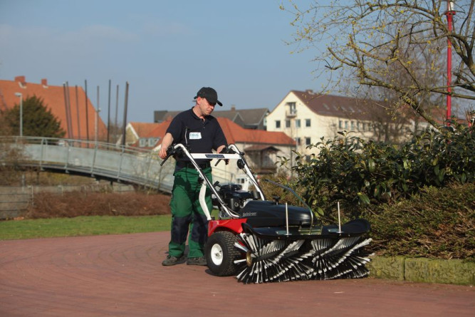 Подметально-уборочная машина TIELBUERGER TK58 Professional (Honda GXV160)