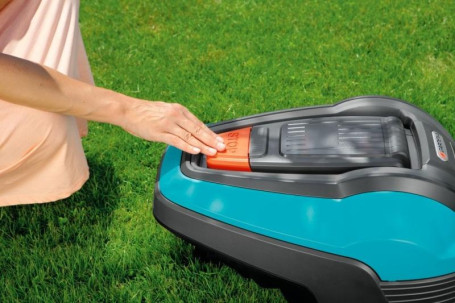 Газонокосилка-робот GARDENA R50Li 04077