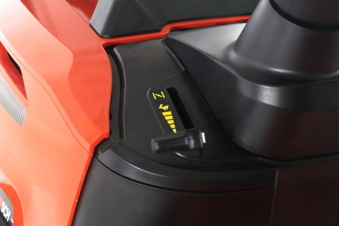 Садовый трактор YARD FOX T 108SCH