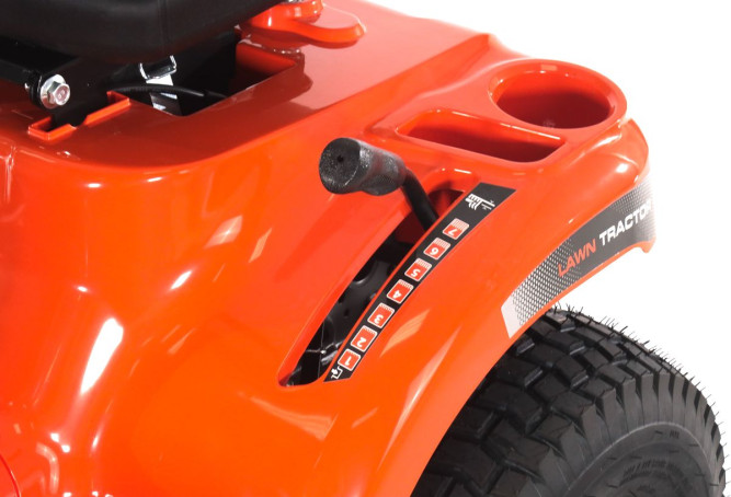 Садовый трактор YARD FOX T 108SCH
