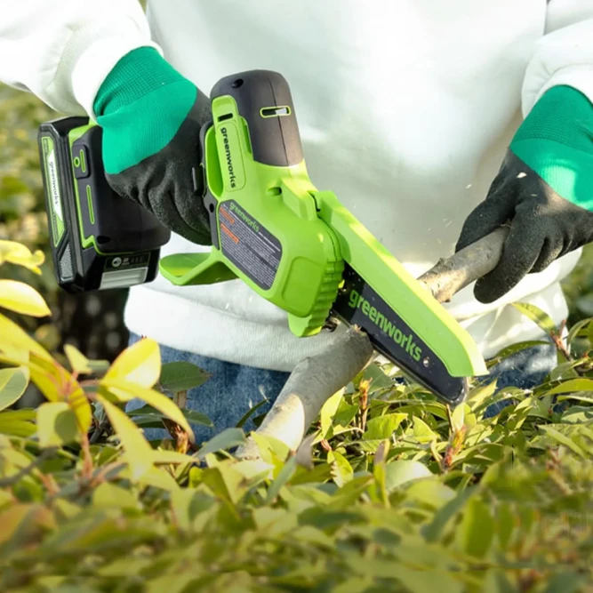 Цепная мини пила аккумуляторная Greenworks GD24CSMNX, 24V, 15см, бесщеточная, c 1хАКБ 4Ач и ЗУ
