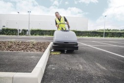 Подметальная машина Karcher KM 85/50 W G 1.351-109.