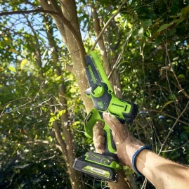 Цепная мини пила аккумуляторная Greenworks GD24CS15, 24V, 15см, бесщеточная, с автоматической смазкой цепи, без АКБ и ЗУ