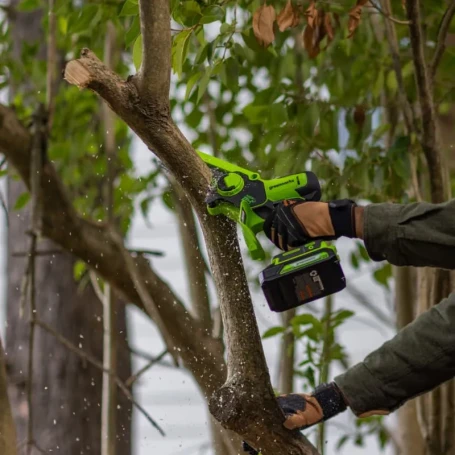 Цепная мини пила аккумуляторная Greenworks GD24CS15, 24V, 15см, бесщеточная, с автоматической смазкой цепи, без АКБ и ЗУ