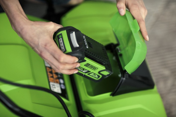 Аэратор аккумуляторный Greenworks G-MAX 40V (комплект АКБ 4 А/ч и ЗУ) G40DT30