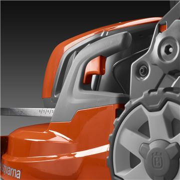 Аккумуляторная газонокосилка Husqvarna LC247i