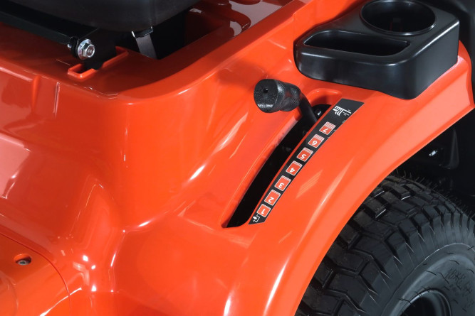 Садовый трактор YARD FOX T 102RDH