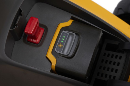 Аккумуляторная газонокосилка Stiga COLLECTOR 132 AE с акк. и ЗУ