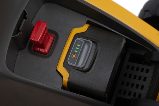 Аккумуляторная газонокосилка Stiga COLLECTOR 132 AE с акк. и ЗУ