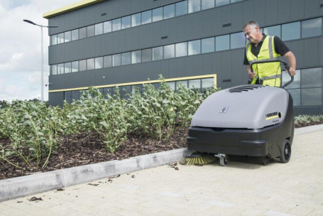 Подметальная машина Karcher KM 85/50 W G Adv  1.351-110.0