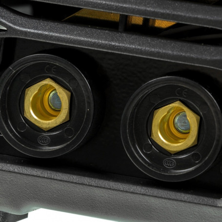 Инверторный сварочный аппарат Ресанта САИ-220Т LUX