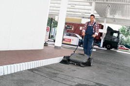 Подметальная машина Karcher KM 70/15 C 1.517-151.0