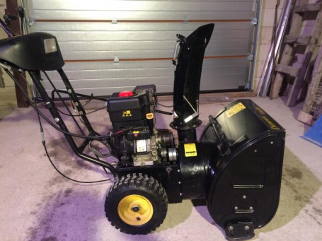 Снегоуборщик Champion ST656BS