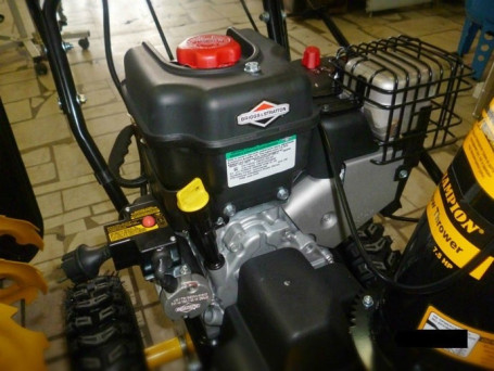 Снегоуборщик Champion ST656BS